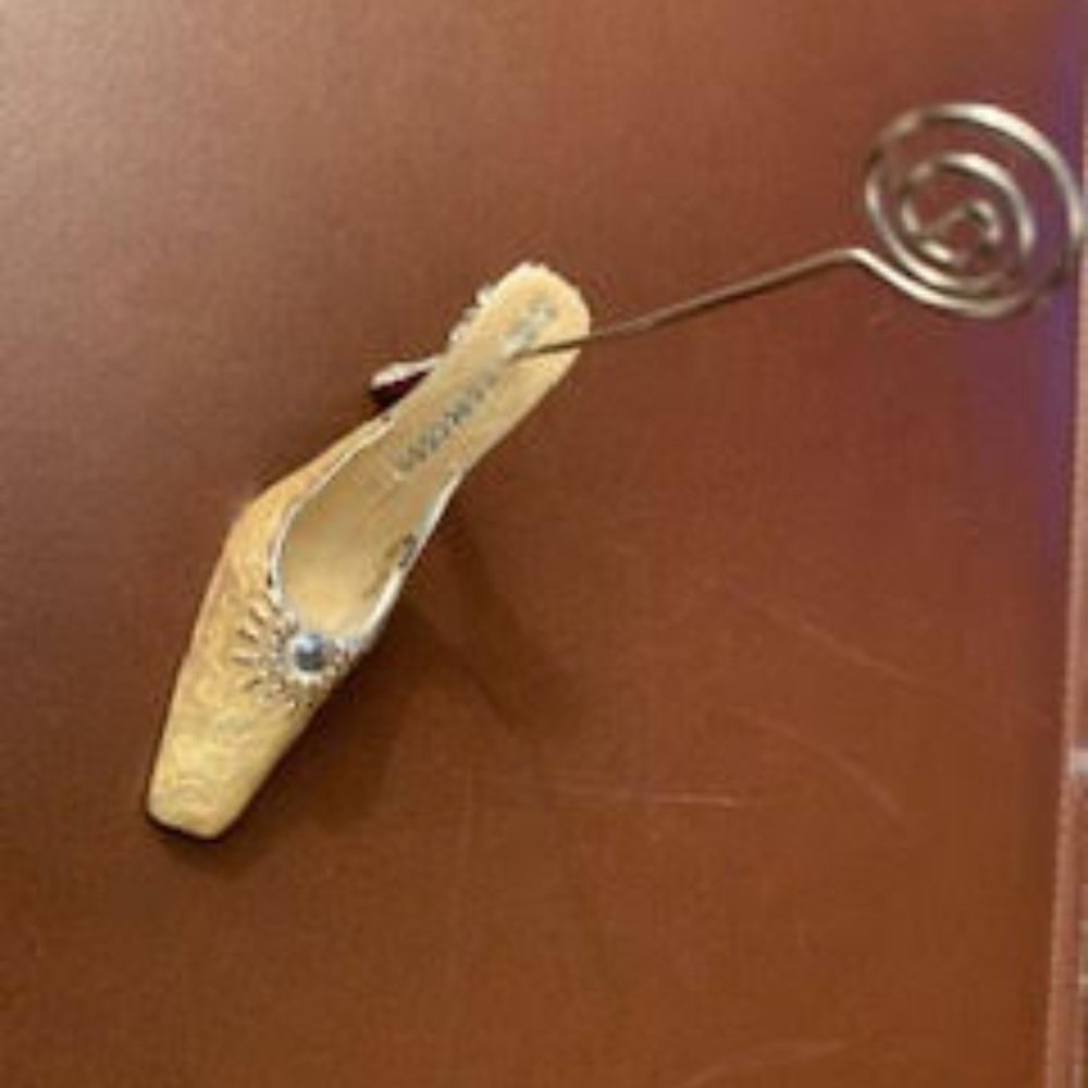 High heal photo / note / picture holder